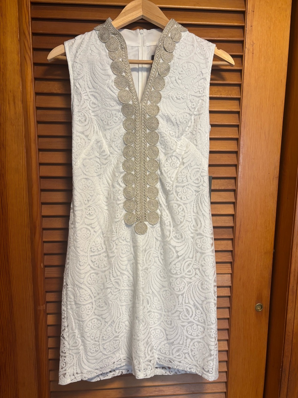 NWT Vince Camuto Lace Sheath Dress (Size 4)
